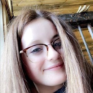 Meet your Posher, Lizzie